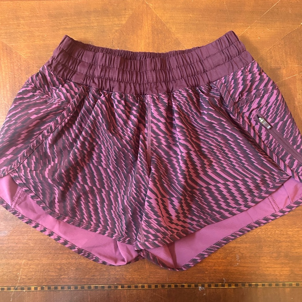 Lululemon Tracker Short Iii *4-Way Stretch - image 2